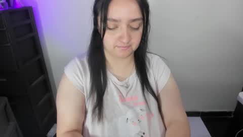 Snapshot of aliceinboobieland chatting on March 1, 9:15 pm Aliceinboobieland online show from March 1, 9:15 pm