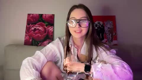 aliceinlustland online show from April 5, 7:33 pm