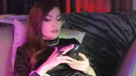 Snapshot of alicejameson chatting on September 18, 8:57 pm alicejameson online show from September 18, 8:57 pm