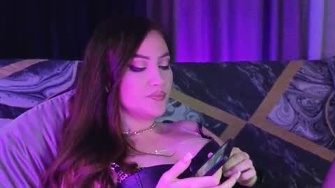 Snapshot of alicejameson chatting on September 10, 9:27 pm alicejameson online show from September 10, 9:27 pm