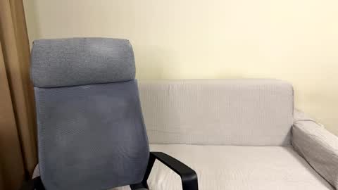 alicekollt online show from April 7, 9:06 pm