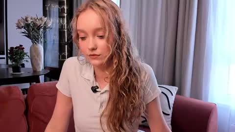 Serena online show from April 4, 9:38 am