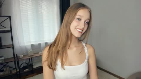 Snapshot of alicemelison chatting on October 9, 8:53 am Serena online show from October 9, 8:53 am