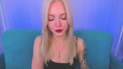 Snapshot of alicemonro chatting on October 14, 8:39 am alicemonro online show from October 14, 8:39 am