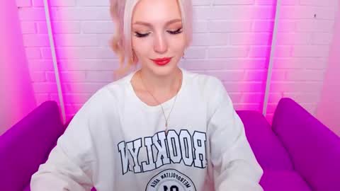 alicemonro online show from November 17, 8:39 am