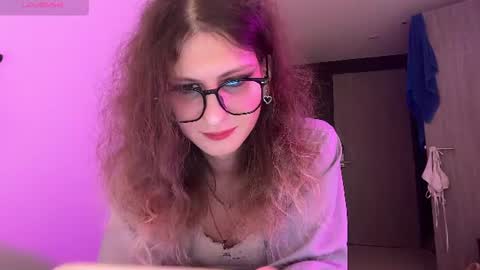 AlicePinkhead online show from June 12, 10:47 am