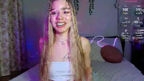 Snapshot of alicetenshi chatting on October 18, 9:52 pm Sweet Alice online show from October 18, 9:52 pm
