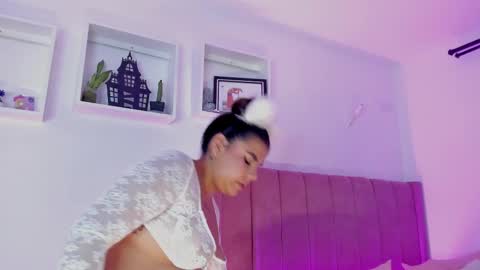 Snapshot of alicethunder_ chatting on October 17, 4:38 am A L I C E T H U N D E R online show from October 17, 4:38 am