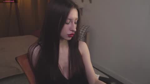 alicewallflower online show from April 17, 9:50 pm