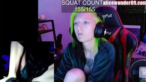 Snapshot of alicewonder52 chatting on October 20, 12:32 pm Alice online show from October 20, 12:32 pm