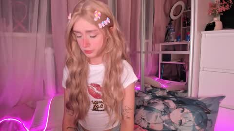 from wonderland online show from November 26, 5:21 pm