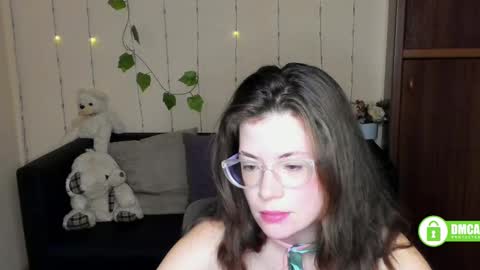 Snapshot of alicia_folow chatting on February 15, 9:37 pm Alicia online show from February 15, 9:37 pm