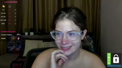 Snapshot of alicia_folow chatting on October 5, 5:31 pm Alicia online show from October 5, 5:31 pm