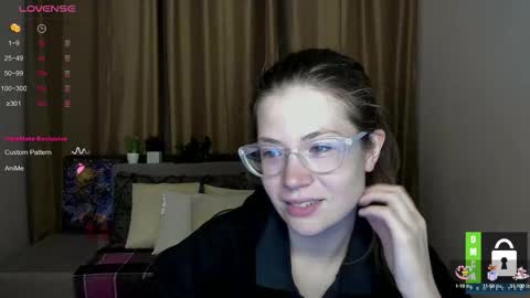 Snapshot of alicia_folow chatting on October 2, 11:31 am Alicia online show from October 2, 11:31 am