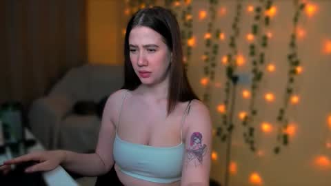 Alicia online show from November 25, 9:35 pm