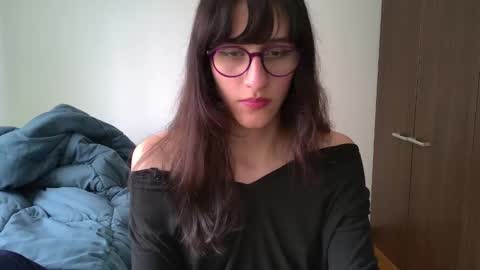 Alice online show from December 7, 7:05 pm