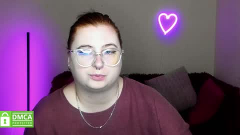 Snapshot of alicia_side_red chatting on October 6, 5:36 am Alicia online show from October 6, 5:36 am