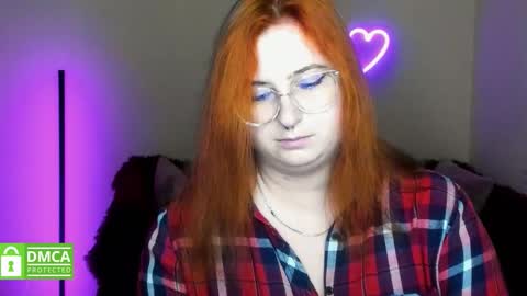 Snapshot of alicia_side_red chatting on October 5, 5:27 am Alicia online show from October 5, 5:27 am