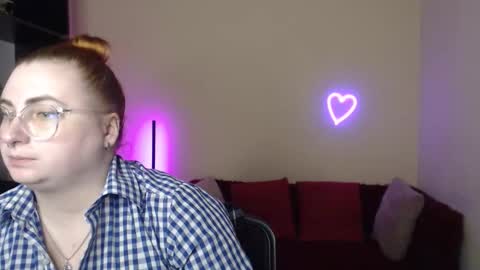 Alicia online show from November 25, 1:32 pm