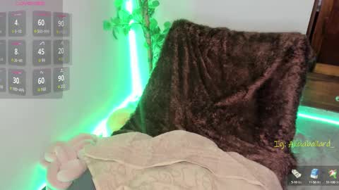 Jennyfer online show from March 6, 11:31 pm