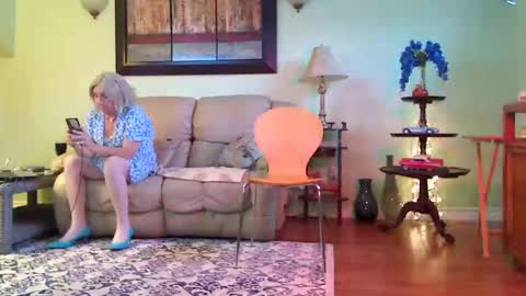 Alicia deHart  Help me reach 1000 Followers. Its FREE online show from November 16, 7:16 pm