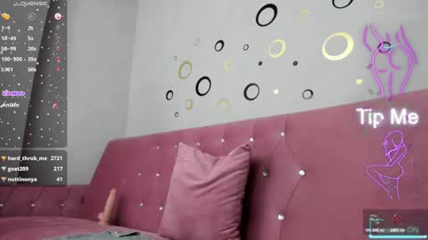 aliciahazel online show from February 23, 7:44 am