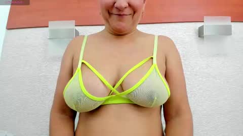 Snapshot of alicie_green chatting on September 26, 3:14 am im tutti online show from September 26, 3:14 am