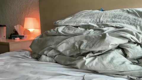 Aliensuppstar online show from April 9, 9:53 pm