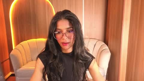 alina_b_ online show from April 8, 8:45 pm