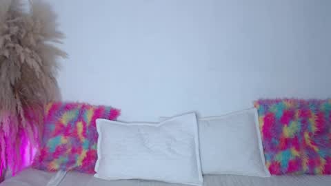 Snapshot of alinakiss_ chatting on February 26, 11:43 am lili online show from February 26, 11:43 am