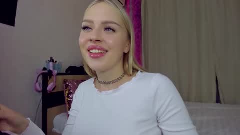 Snapshot of alinaocean chatting on October 7, 6:59 pm alinaocean online show from October 7, 6:59 pm