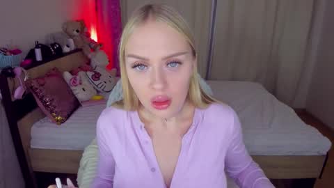 Snapshot of alinaocean chatting on October 20, 8:25 pm alinaocean online show from October 20, 8:25 pm