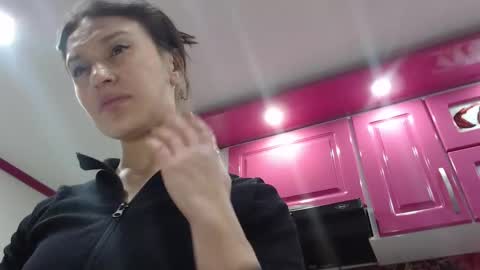 Snapshot of alipetite_ chatting on October 6, 12:07 am alipetite online show from October 6, 12:07 am