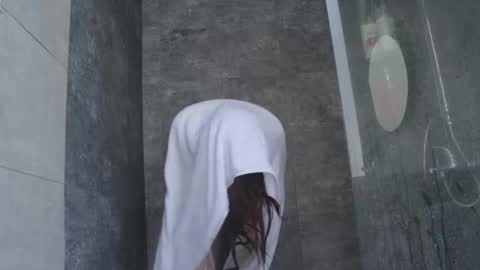 Snapshot of alisaa_01 chatting on September 20, 6:49 am Alice Fansly Alisa01 online show from September 20, 6:49 am