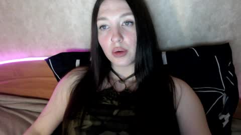 alisaadoll online show from April 20, 12:30 pm