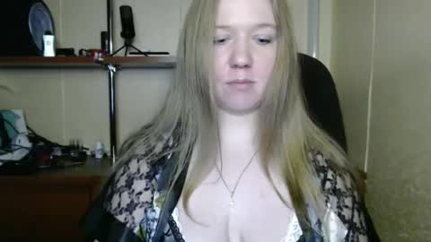 alisha_xi online show from December 22, 10:00 am