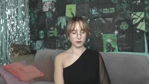 alishakelly online show from October 31, 6:03 am