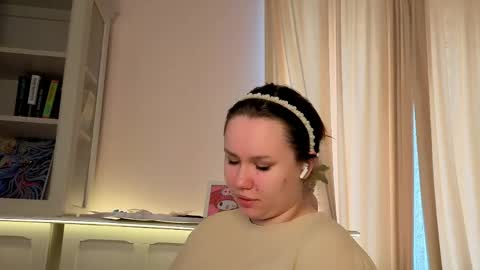 Alisia online show from March 20, 7:35 am