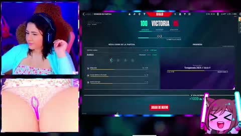 Snapshot of alison_gamer chatting on October 1, 3:55 pm Alison online show from October 1, 3:55 pm