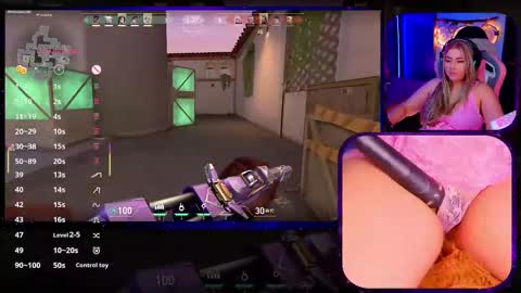 Snapshot of alison_gamer chatting on September 18, 6:23 pm Alison online show from September 18, 6:23 pm
