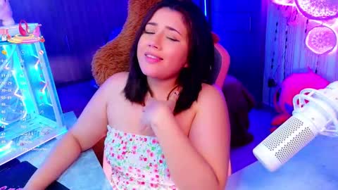 Snapshot of alison_gamer chatting on September 28, 5:55 pm Alison online show from September 28, 5:55 pm