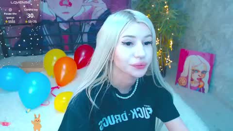 Snapshot of alison_moonlight chatting on February 15, 2:26 am Alison online show from February 15, 2:26 am