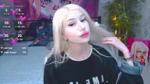 Snapshot of alison_moonlight chatting on March 3, 8:32 pm Alison online show from March 3, 8:32 pm