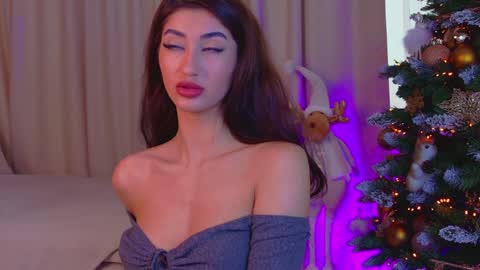 Snapshot of alissa_foxx chatting on December 18, 10:19 am alissa_foxx online show from December 18, 10:19 am