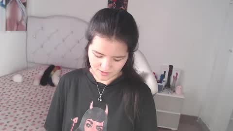 Snapshot of alissa_morrison chatting on September 25, 9:22 pm alissa_morrison online show from September 25, 9:22 pm