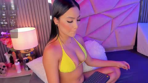 Alisse Miller online show from October 23, 3:52 am