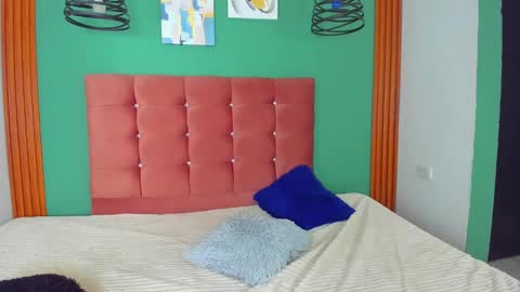 alissia york online show from December 5, 7:21 am