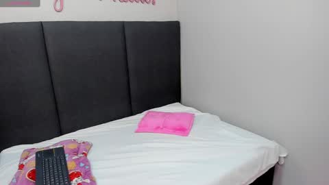Snapshot of alissonmartin chatting on February 11, 3:18 pm alissonmartin online show from February 11, 3:18 pm