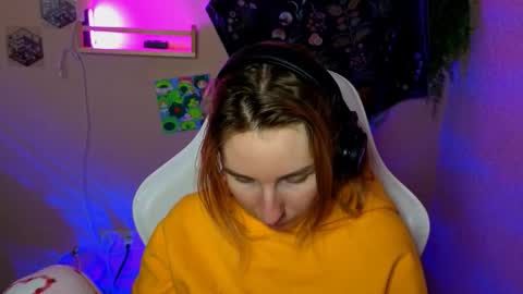 Snapshot of alisun_ chatting on September 22, 8:24 pm A L I C E online show from September 22, 8:24 pm