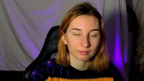 Snapshot of alisun_ chatting on October 7, 4:58 pm A L I C E online show from October 7, 4:58 pm